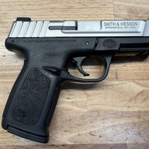 PRE-OWNED SMITH & WESSON SD-40 VE